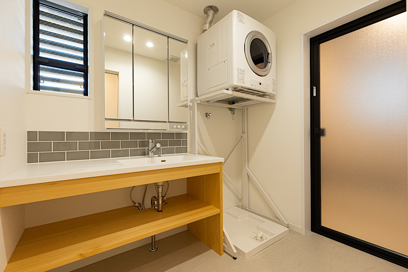 狭小3階建て住宅 SE構法 ビルトインガレージ 洗面室イメージ⑧