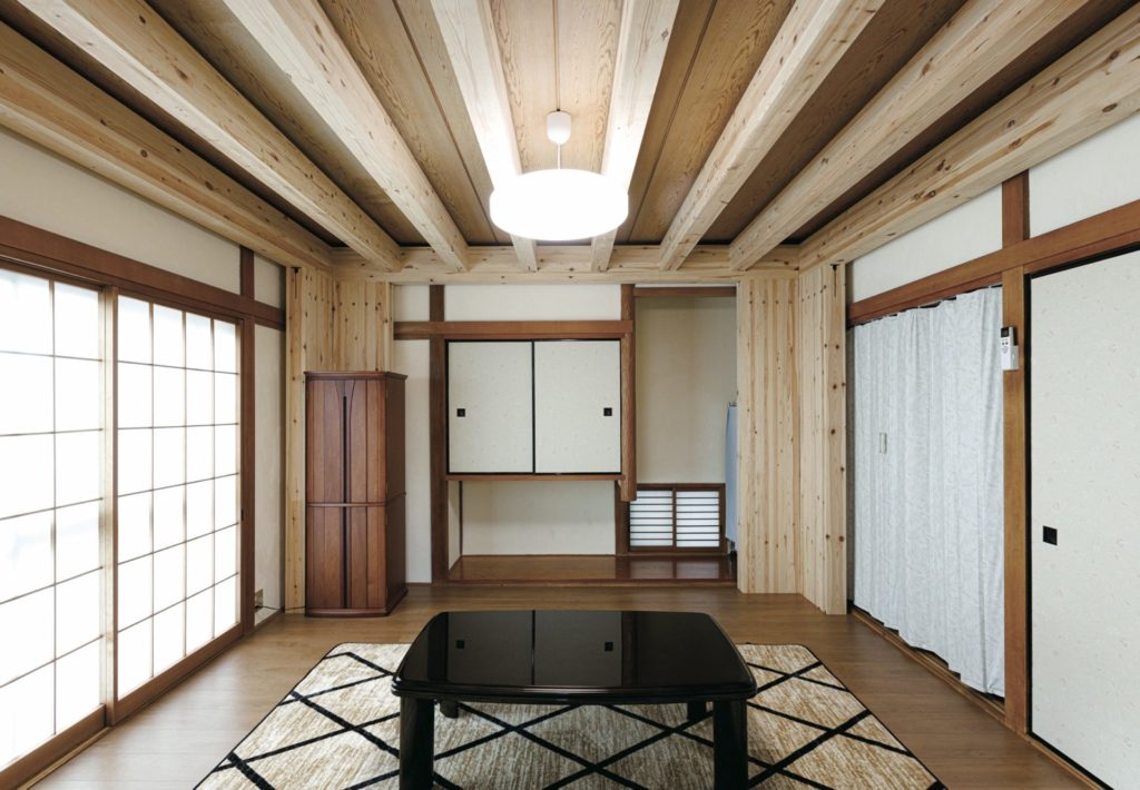 木質耐震シェルターを6畳の和室に設置した様子　施工後