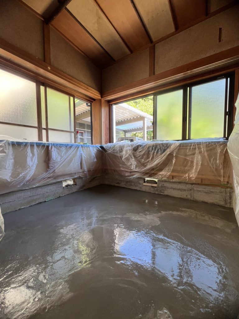 能登町 耐震シェルター設置工事③ 土間コンクリート打設後の様子