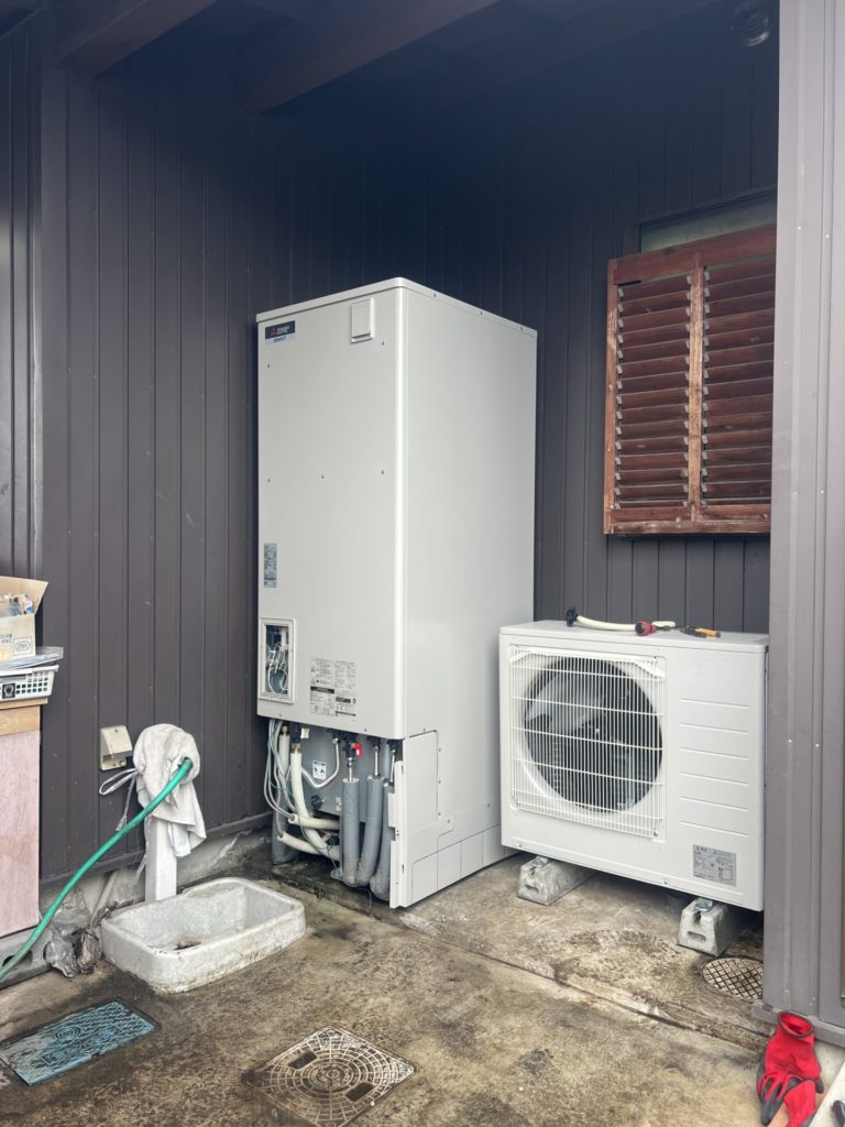 岐阜件関市 エコキュート入れ替え工事 三菱社製SRT-S377U 入れ替え工事の様子